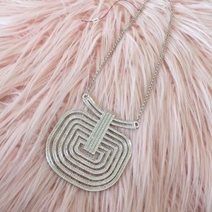 NWT Stunning Silver Necklace